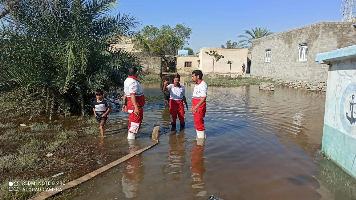 بهره مندی ۸۶۰ خانوار سیل زده از خدمات هلال احمر خراسان جنوبی