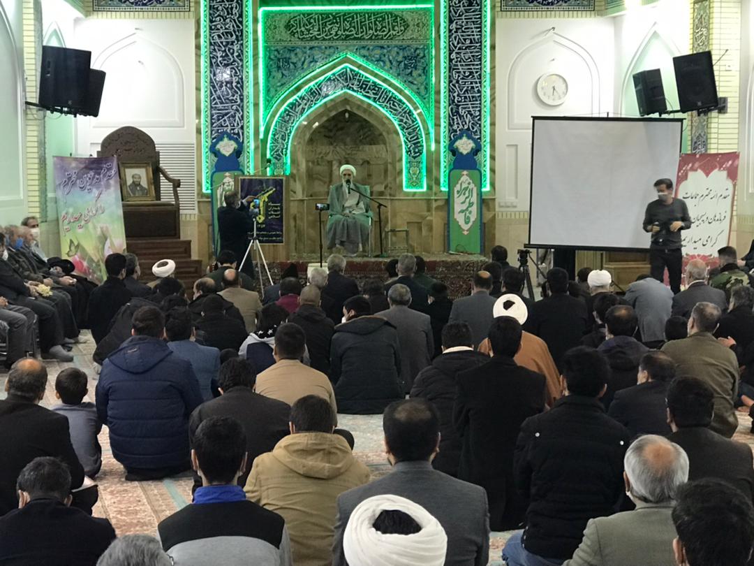 شکستن کمر دشمن انقلاب اسلامی با ولایتمداری