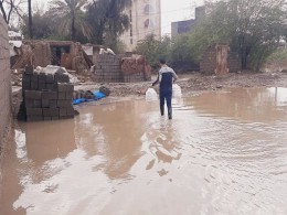 توزیع 500 بسته معیشتی در مناطق سیل زده میناب