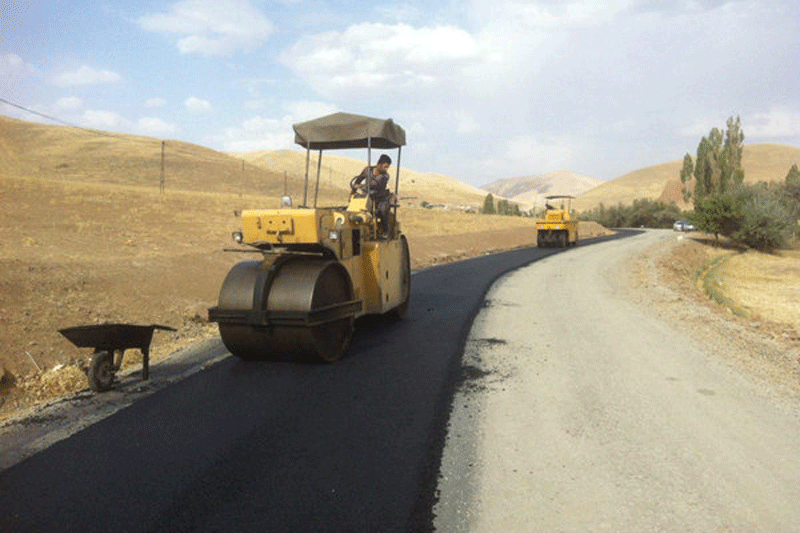 بهره برداری از یک راه روستایی در اندیکا