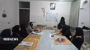 کارآفرینی بانوی لرستانی پای چرخ خیاطی