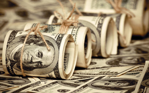 دلار‌های قاچاق از دست قاچاقچی ریختند