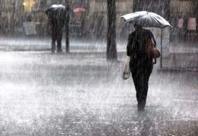 نیمه غربی اصفهان بارانی می‌شود
