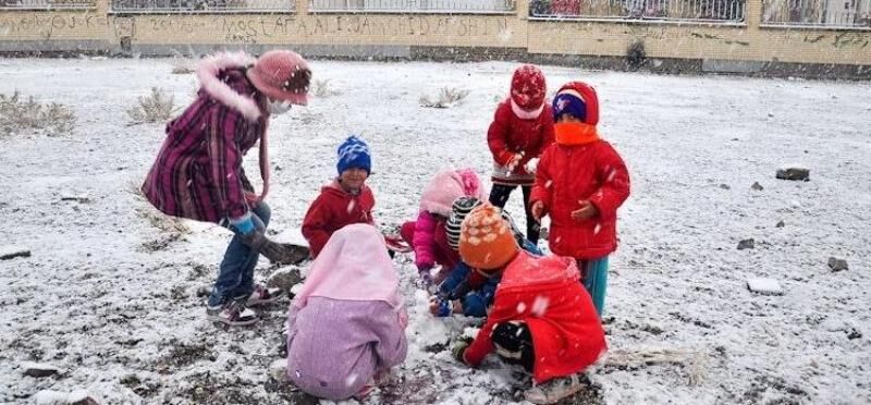 سرما دانش‌ آموزن روستایی بیجار را خانه‌ نشین کرد