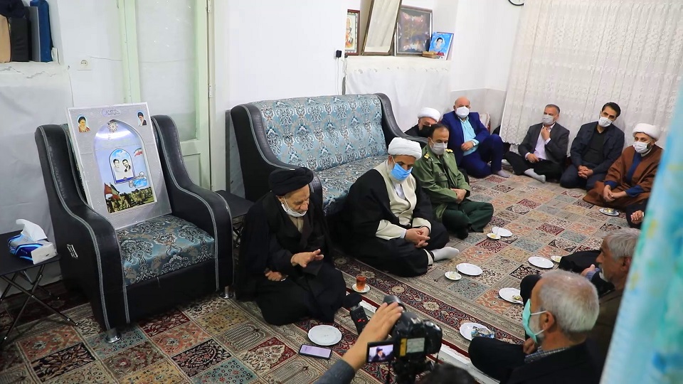 استکبار جهانی با ترویج انقلاب اسلامی به انزوا می‌رود
