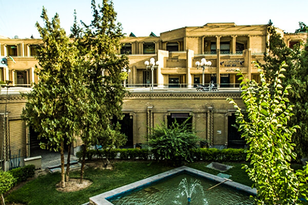 بهسازی پارکینگ مجموعه تجاری عباسی اصفهان