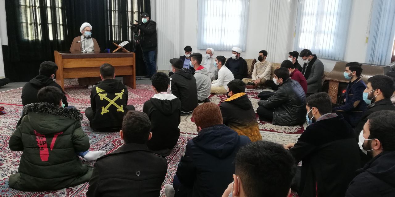 نشست صمیمی جوانان و نوجوانان با نماینده ولی فقیه در گیلان