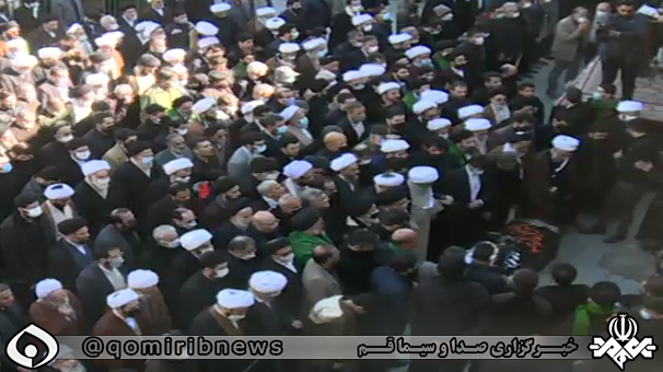 اقامه نماز بر پیکر مطهر آیت الله صافی گلپایگانی(ره)