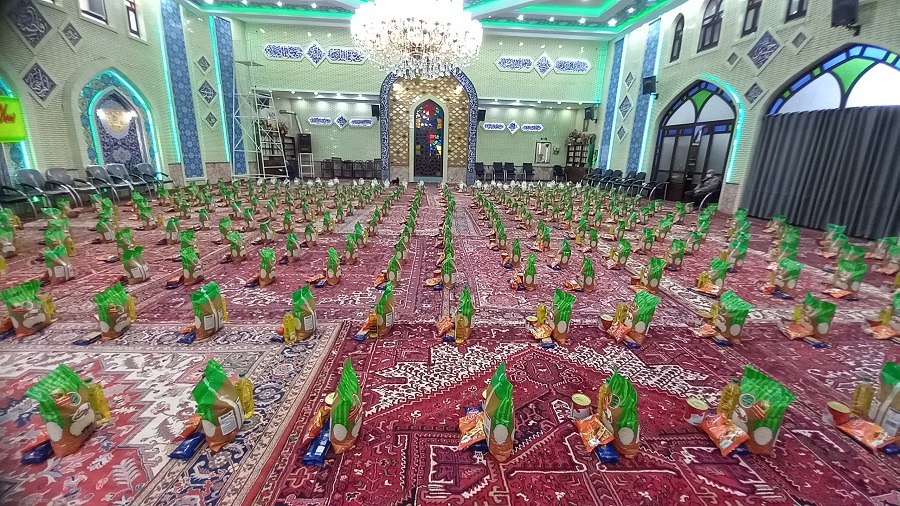 اهداء ۳۵۰ بسته معیشتی از درآمد موقوفات مراغه