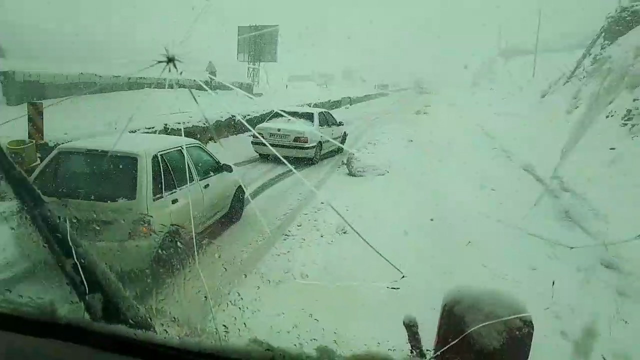 جادههای کوهستانی مازندران برفی و لغزنده