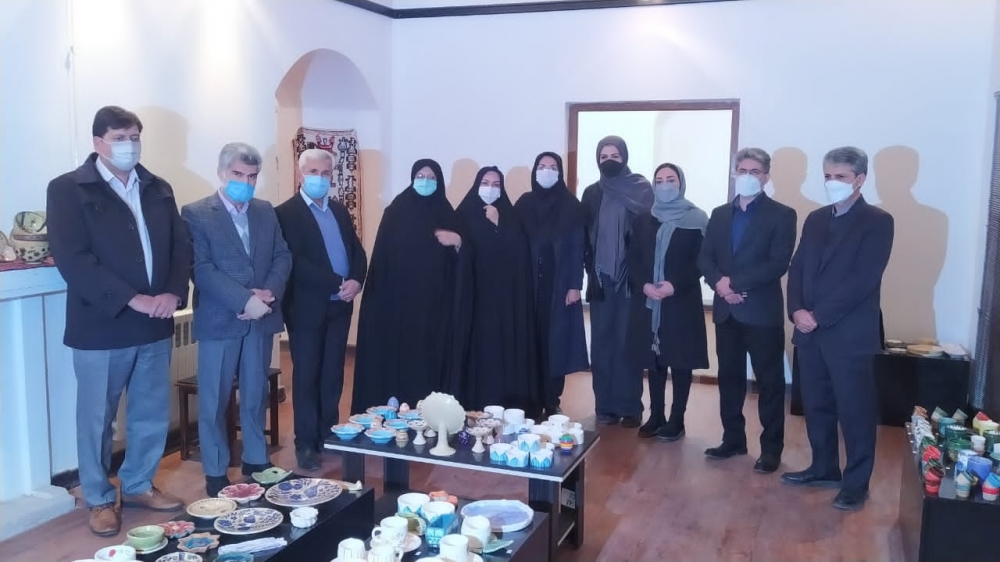 برپایی نمایشگاه آثار سفال و سرامیک در مجموعه میراث جهانی باغ اکبریه