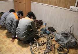 دستگیری ۳سارق سیم و کابل برق در شاهین شهر