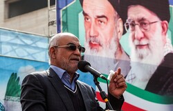 مردم 43 سال پای نظام و انقلاب ایستاده اند