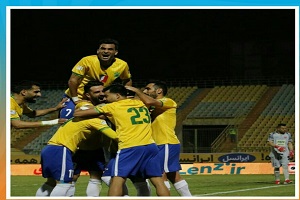 شادی هواداران صنعت نفت پس از برد برابر پرسپوليس