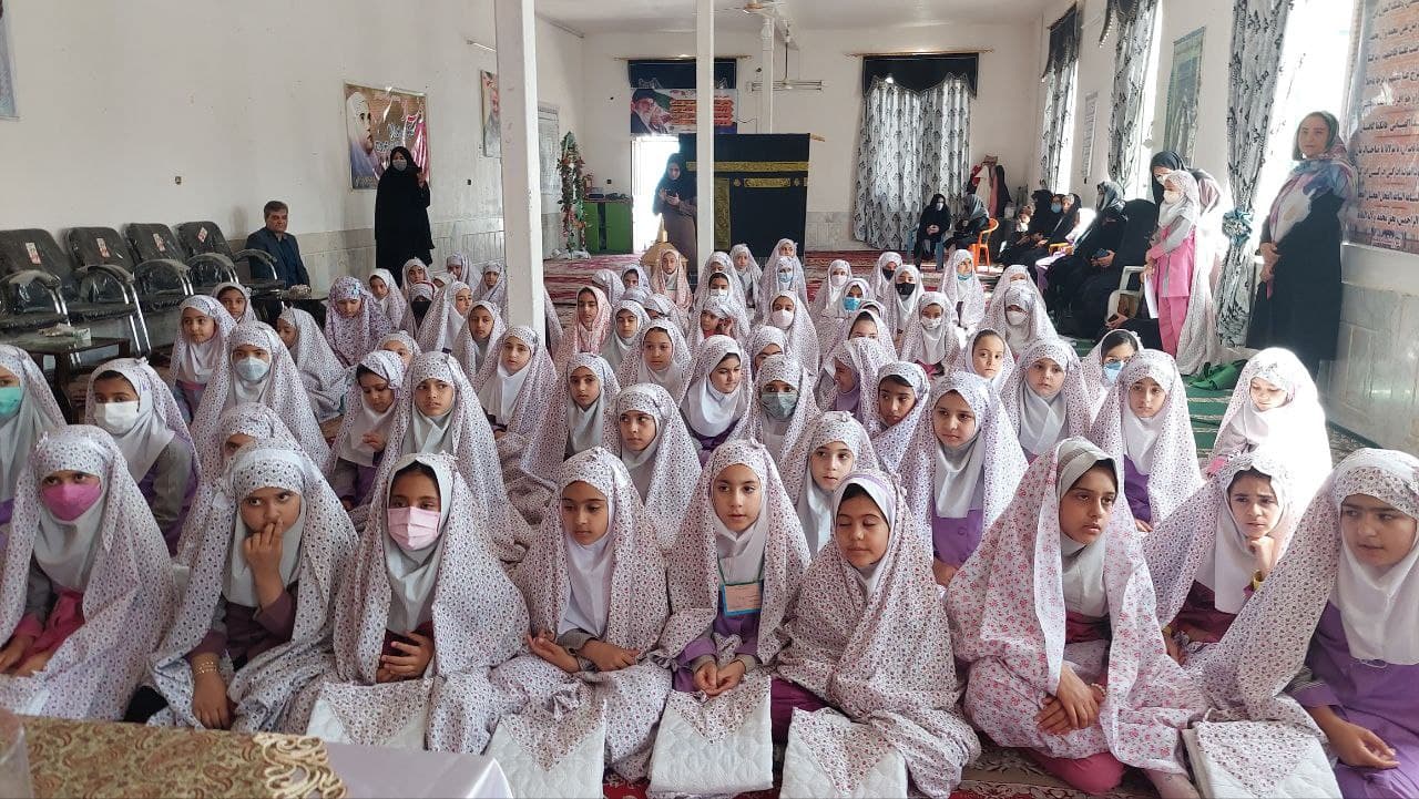 جشن تکلیف بیش از ۴۰۰ دانش آموز دختر بردسکنی