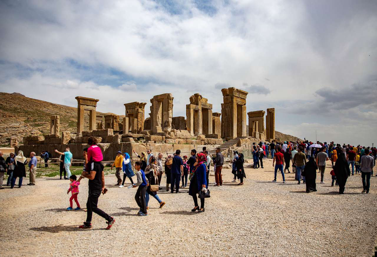 بازدید بیش از ۳۰۰ هزار گردشگر از اماکن تاریخی و فرهنگی فارس