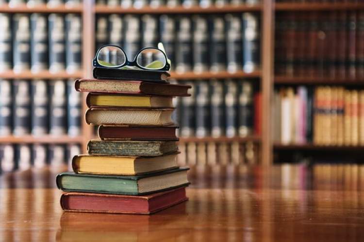 استقرار ۴ پایگاه کتاب در اماکن متبرکه رضوی