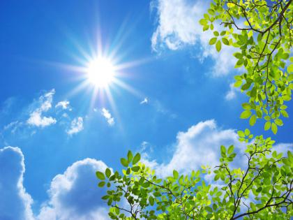 آسمانی آرام و صاف در روز طبیعت