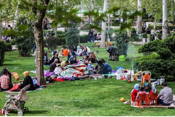دوستی یزدی‌ها با طبیعت در روز ۱۳ فروردین فیلم