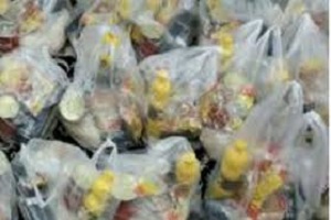 توزیع بسته های معیشتی بین مددجویان کمیته امداد خرمشهر