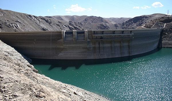 نصف ظرفیت سدهای فارس خالی است