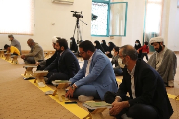 محفل انس با قرآن در دفتر امام‌جمعه شهرکرد