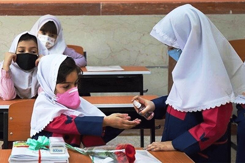 ممنوعیت حضور دانش آموزان دارای علائم کرونا در مدارس