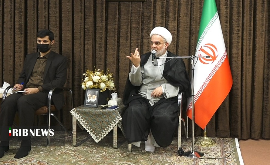 مطالبه گری دانشجوی بسیجی بر اساس تقوا باشد