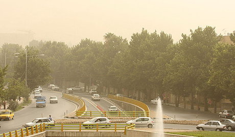 گرد و غبار، شبانه وارد فارس می شود