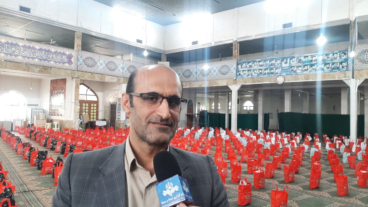 رزمایش کمک مومنانه با اهدای ۳هزار سبد کالا در قائم شهر