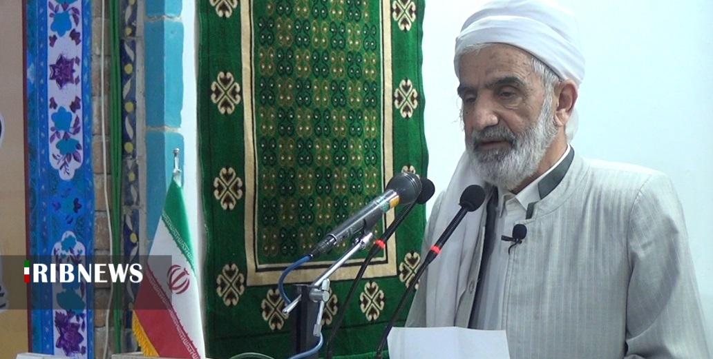 ارتش نماد دفاع از اسلام و انقلاب است