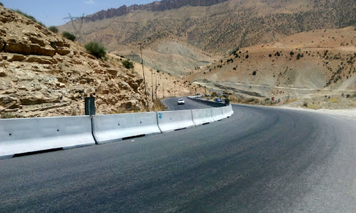 نصب ۱۲ کیلومتر حفاظ بتنی در جاده‌های ایلام