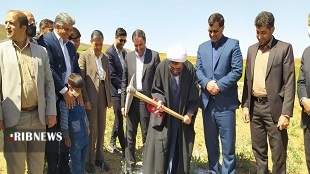 کلنگ زنی ساخت یک مدرسه خیرساز در الیگودرز