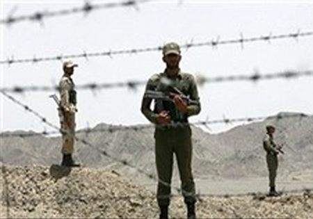 روزه داری و مرزبانی در نقطه صفر مرزی ایران و پاکستان