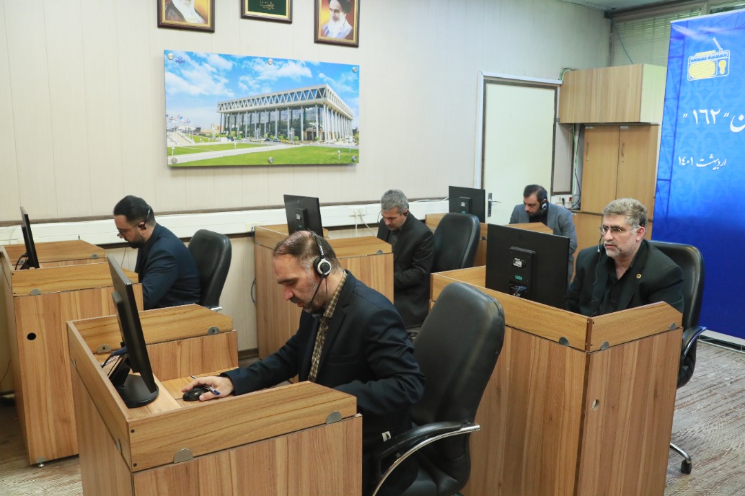 همکلامیبا مخاطبان آشنا
