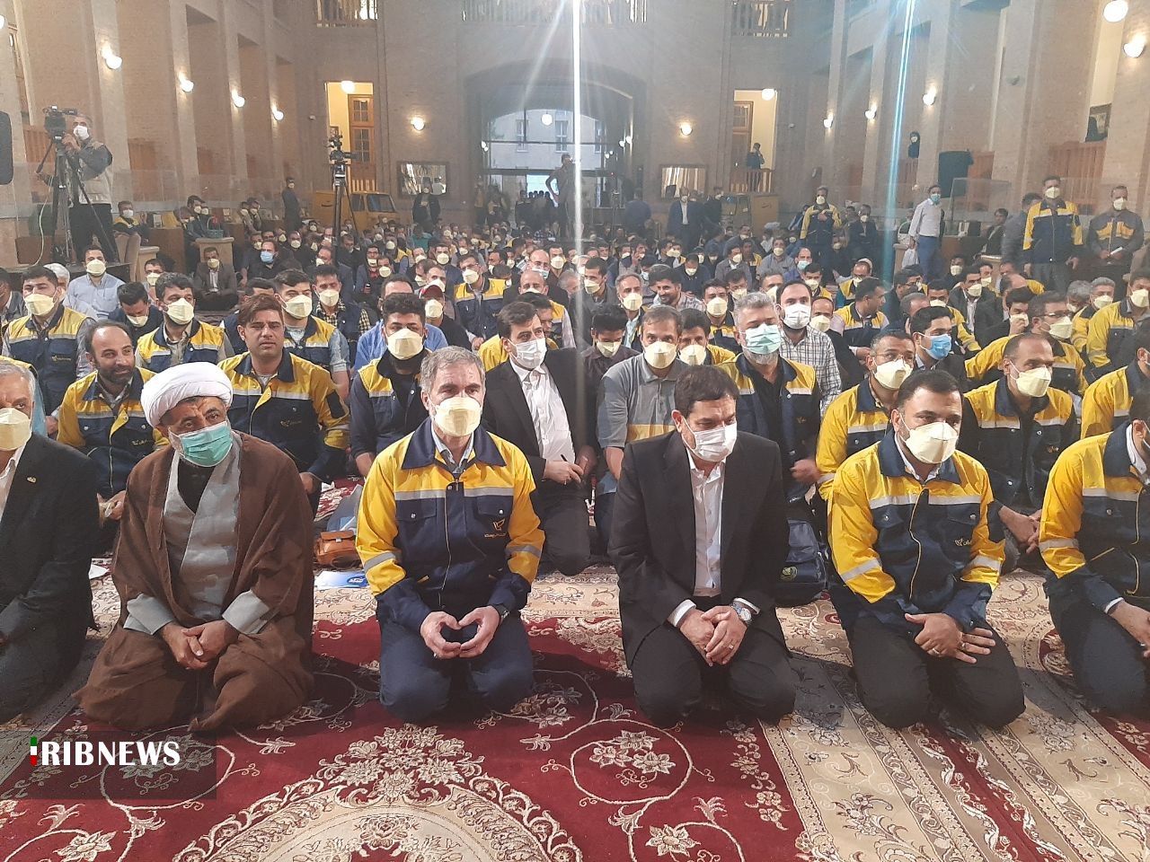 ضیافت افطار کارکنان پست با حضور معاون اول رئیس جمهور
