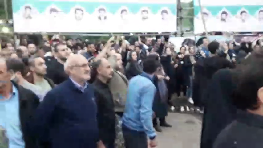 تجمع ادامه دار اهالی سراوان، درخواست برای حل مشکل انباشت زباله گزارش