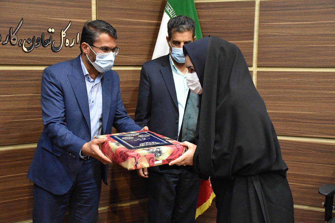 تجلیل از بانوان کارگر استان یزد
