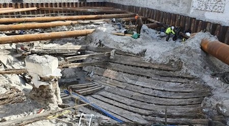 کشف کشتی تاریخی در زیر خیابان