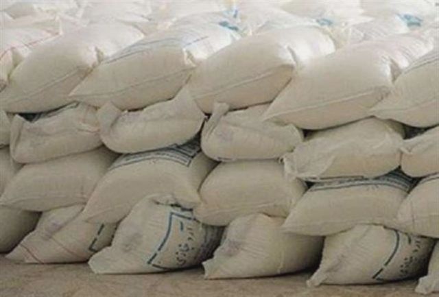 کشف انبار آرد احتکار شده در دلیجان