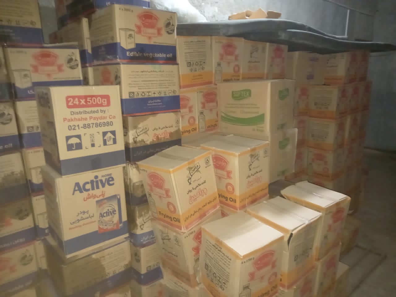 کشف قند و روغن احتکار شده در ایذه