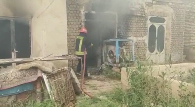 نجات پیرمرد ۷۳ ساله کاشانی از آتش سوزی