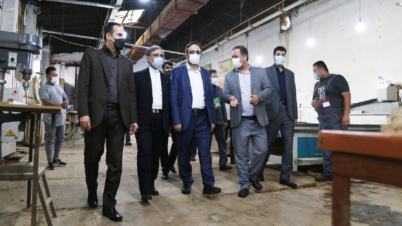 ۲۰۰ زندانی در کارخانه‌های البرز مشغول به کار می‌شوند