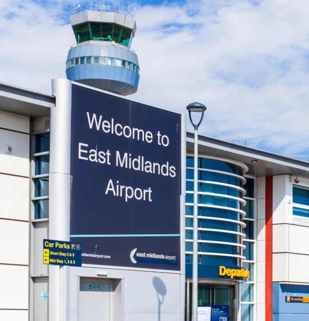 تخلیه فرودگاهی در انگلیس در پی کشف بستهای مشکوک