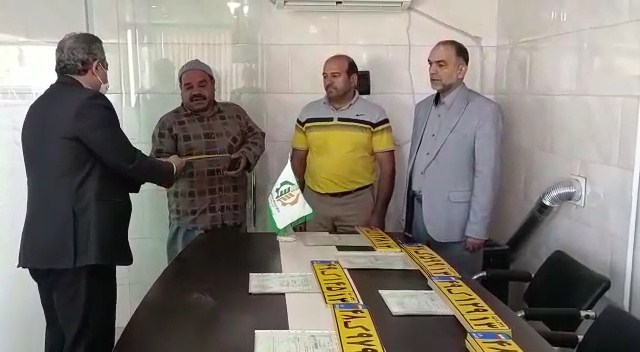 اجرای پلاک گذاری و تعویض ۶۰ پلاک تراکتور در آران و بیدگل