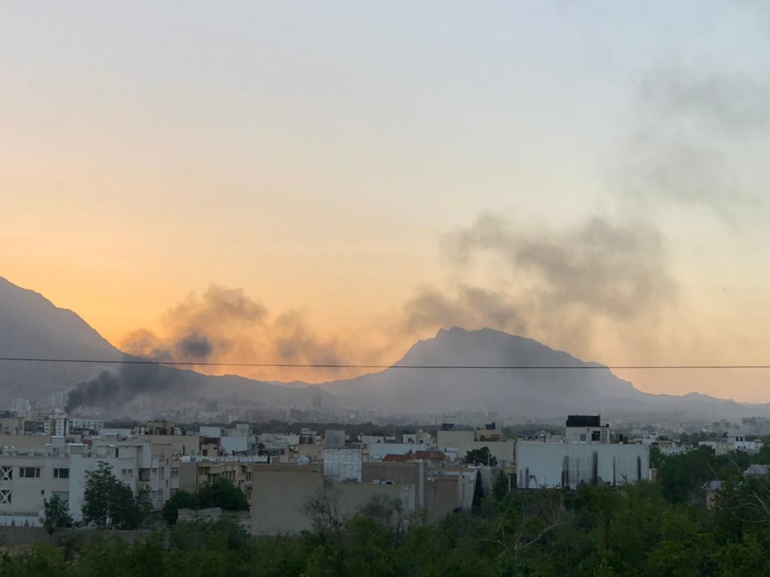 آتش سوزی در خیابان پزشکان شیراز