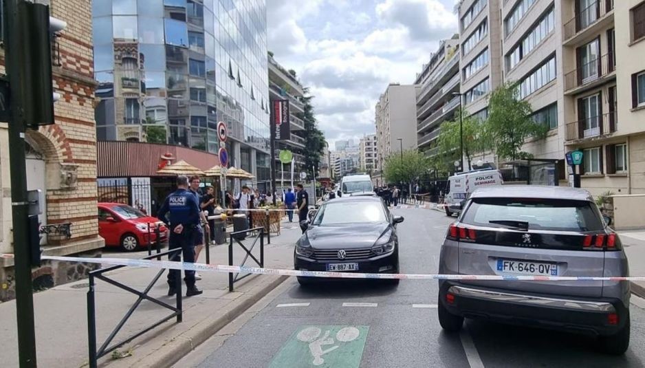 حمله با بمب به کنسولگری ترکیه در پاریس