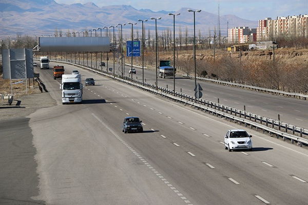 ثبت ۹۴۷ پرونده تخلفات حمل و نقل جادهای در زنجان