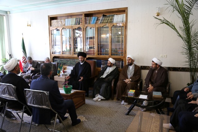 تجلیل از قاریان قرآن و عوامل اجرایی مراسم ترتیل خوانی مصلای اردبیل