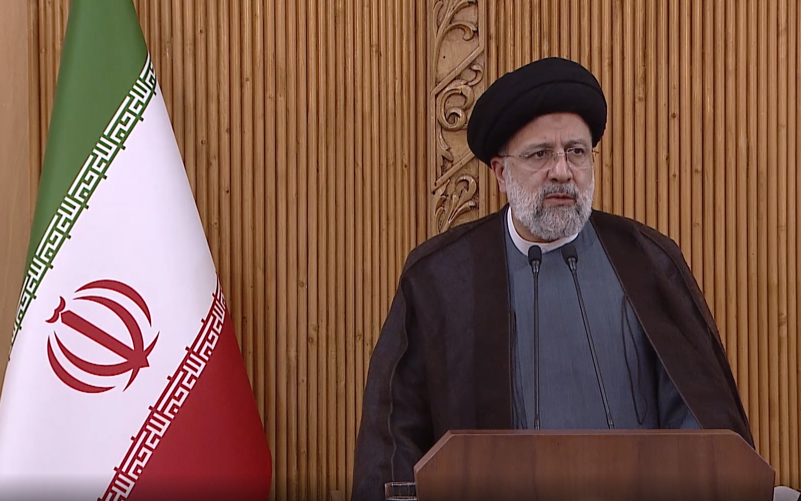 ارزیابی مثبت رئیس جمهور از رایزنی با مقامات عمانی